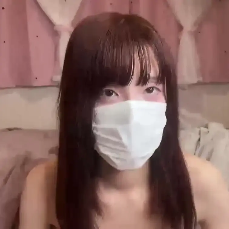 【みれい 20 歳】

みれいさんのライブ配信動画です
生ライブ配信だと、1 回の有料配信を視聴すると、おおよそ平