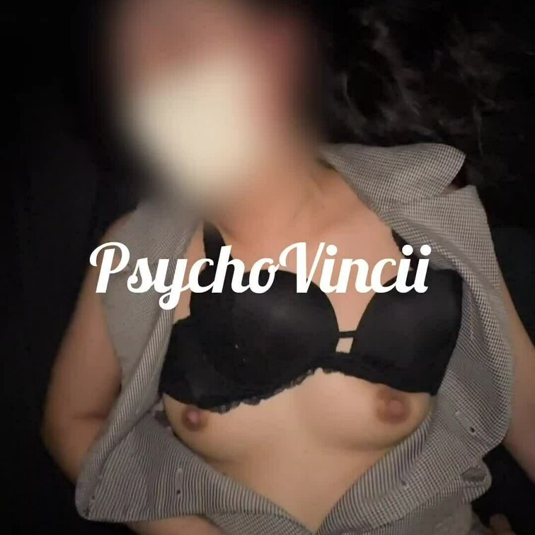 彼氏への罪悪感でSEX中に泣き出してしまうモデルさん。非常に興奮しました。もちろん問答無用で男2人が射精するまでまわし続