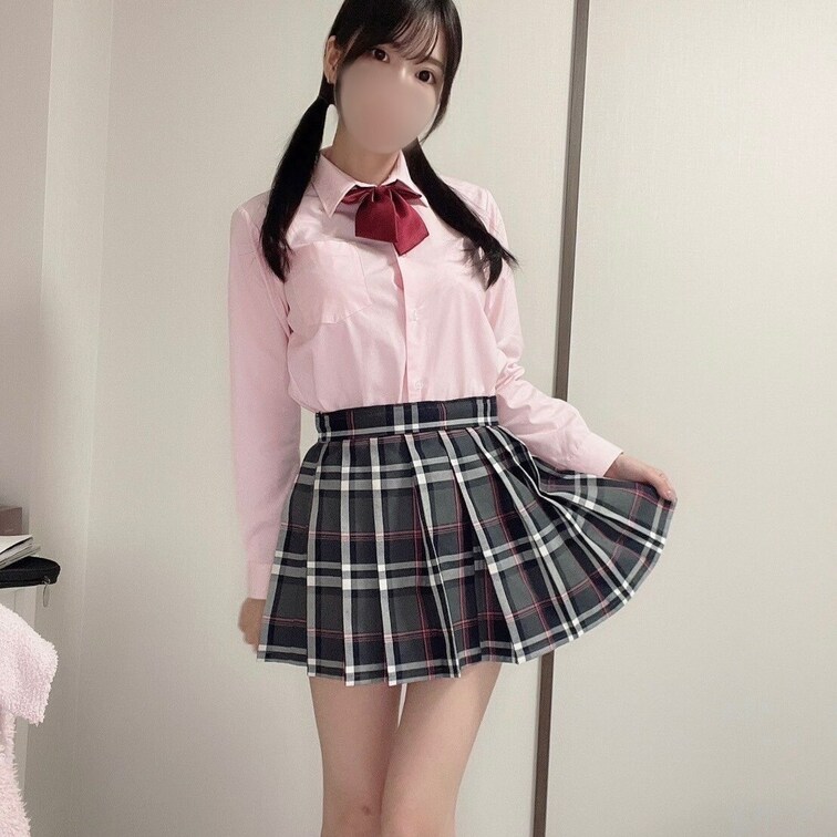 制服着たよ💕脱がしたい?