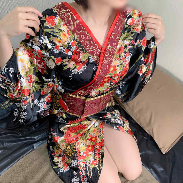 今日の収穫！
巨乳の美女に花魁を着てもらいましたー
えちえちですよ！
後ほど動画も投稿しまーす！