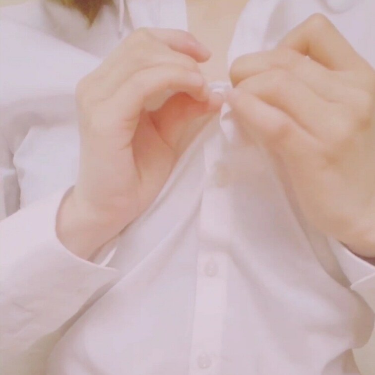 Twitter投稿済み!🌟
ボタンを外しておっぱい見せ‪❤