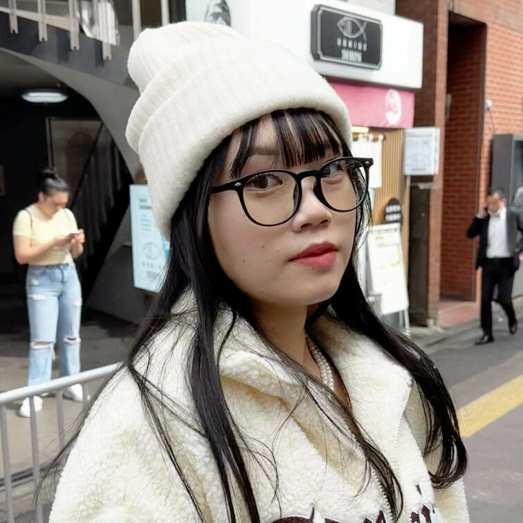 #113【YUKINO 19歳】
今回ストリートスナップに協力してくれたのは、モコモコのブルゾンが可愛らしいYUKIN