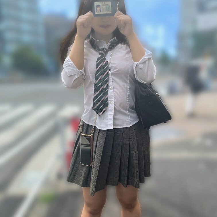 顔出し【個人撮影】ケツがエロ過ぎるギャルのHちゃん_身元確認済み_ハメ撮り_激レア映像 (1/2)