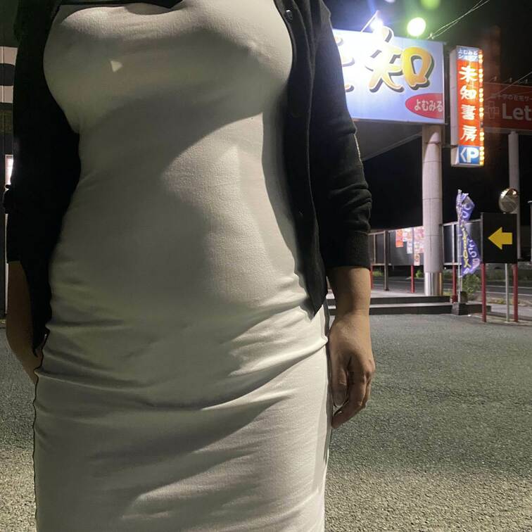 夜のムービー　お外でパイ出し