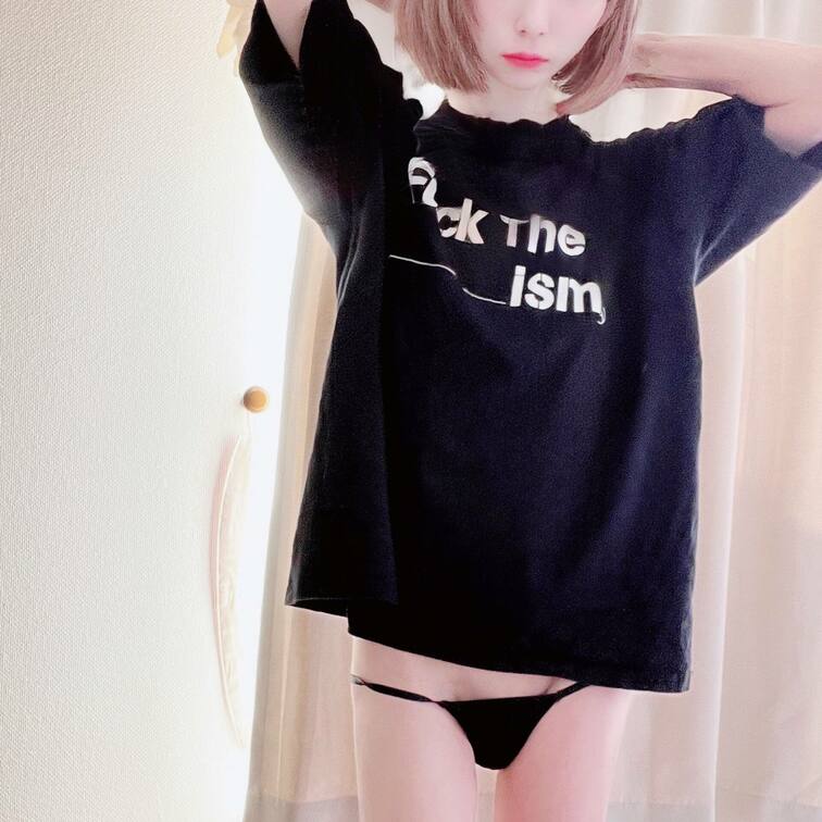 暑いですね
部屋着です