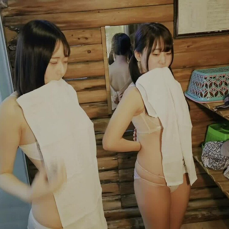 星野うさ&浜辺渚ちゃん
温泉生着替え動画です！
露出は少なめだけど楽しんで下さい❤️