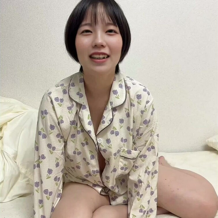 ののの初めてのオナニー投稿！
 恥ずかしいけど頑張って撮ったからみんなに見てもらえると嬉しいな☺️