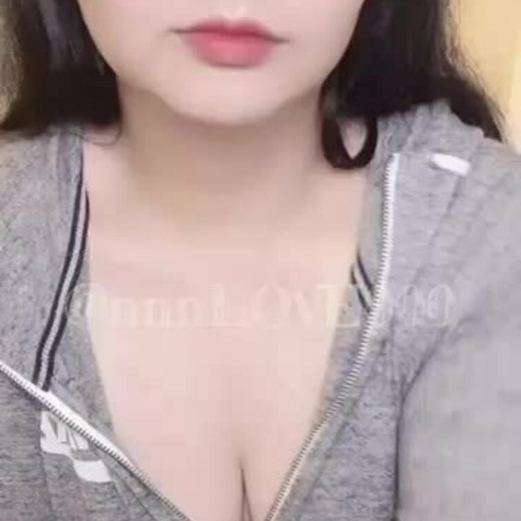 もちもちおっぱい🐰🍒
続き見たい人〜？🙋‍♀️