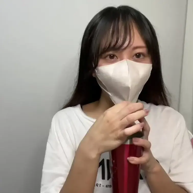 【あず 23 歳】

あずさんのライブ配信動画です
生ライブ配信だと、1 回の有料配信を視聴すると、おおよそ平均 