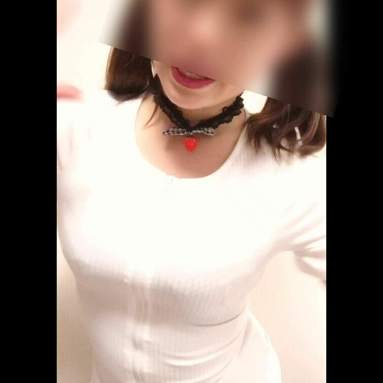 新しい下着だよっ(*´∇｀*)
可愛いいちごちゃんがついてます(>ᴗ<)♥
いちご狩り行く？
mari狩りする？？