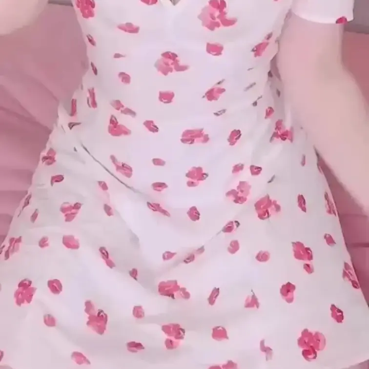 はじめてのオナ動画♡
夏のお昼に発情しちゃった♡
すごいおもちゃ見つけてはじめてしてみました♡
お口に入れたり
性器に入れたり
ぐりぐり動いてて怖かったけど
抜けないように騎乗位でヒクヒク♡
このあとそのままペニス入れて
中にたくさん射精されたい♡