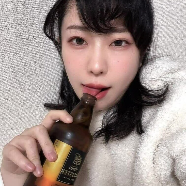 顔出しぺろぺろ👅動画です📸
自分のおちんぽを舐められてると思って、見てください👀