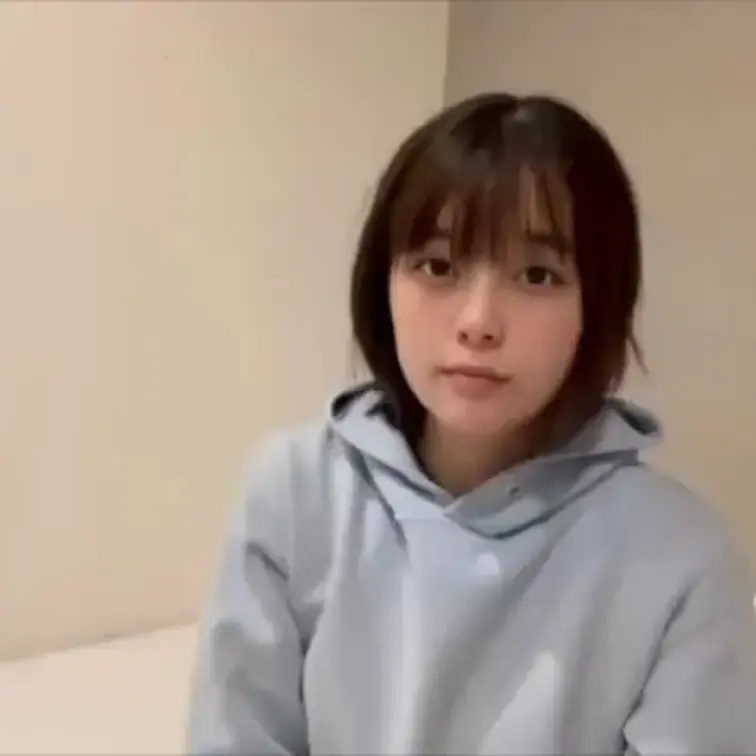 【ファン限定フル動画】🎁

受験の為に透明ディルドをおまんこに挿れてオナニーして発散しないと勉強やってられない。。女
