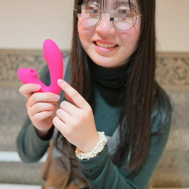 将来は学校の先生。
大学卒業式の前日にホテルで4P

年末リリースに向けたいと思います。