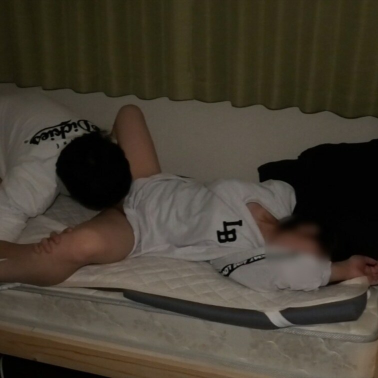 【ファン限定フル動画】🎁

大◯生彼女が泊まりに来て音楽聴いたりトランプでババ抜きしたりしていちゃいちゃしてるうちに