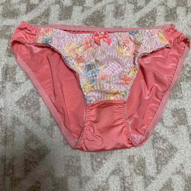 今日のリナのパンツはお気に入りのパンツ😊