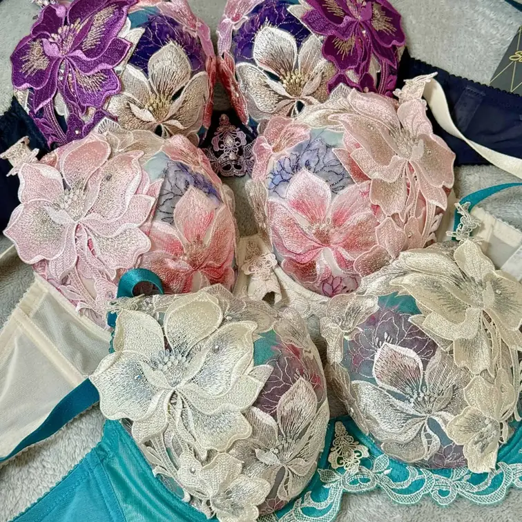 新作サルート✨置き画👙高画質✨

新しいサルートです☺️✨ プランや単品でご支援くださるみんなのおかげで3色揃えるこ