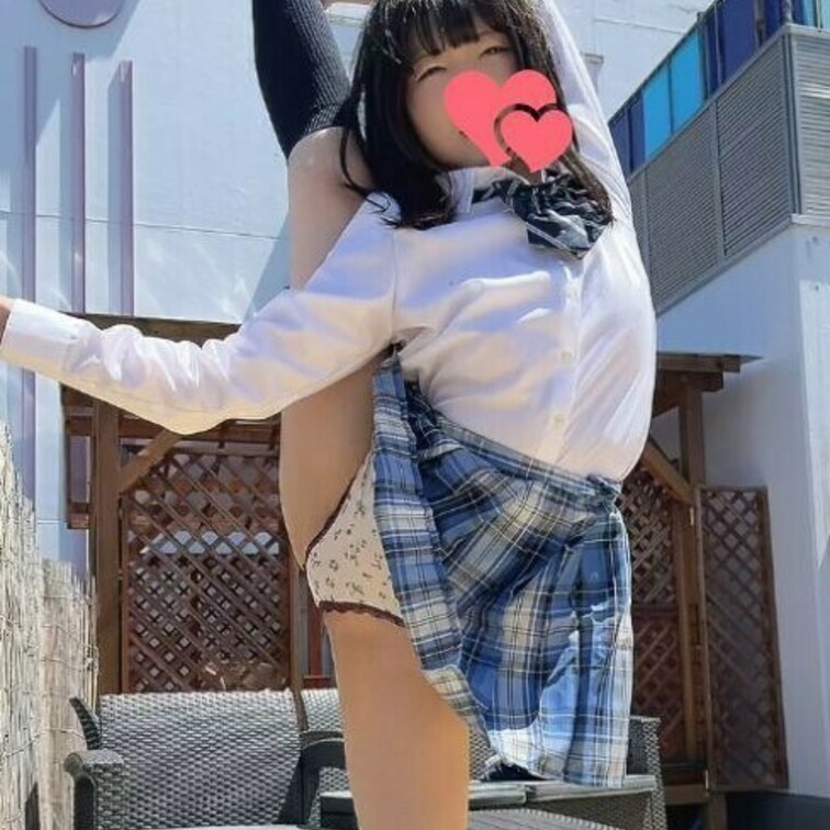 ストレッチして軟体練習してまーす！練習中の様子です💛