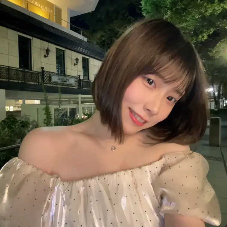 【改めてとあちゃんの自己紹介】

年齢:🔞
特技:お菓子作り
胸のサイズ:Hカップ

出会い
サッカー強豪
