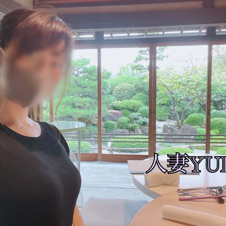 広々とした古民家風のフレンチレストランです✨お庭が見えて開放的✨
つい、露出したくなりますよね😳
ご迷惑にならないよ