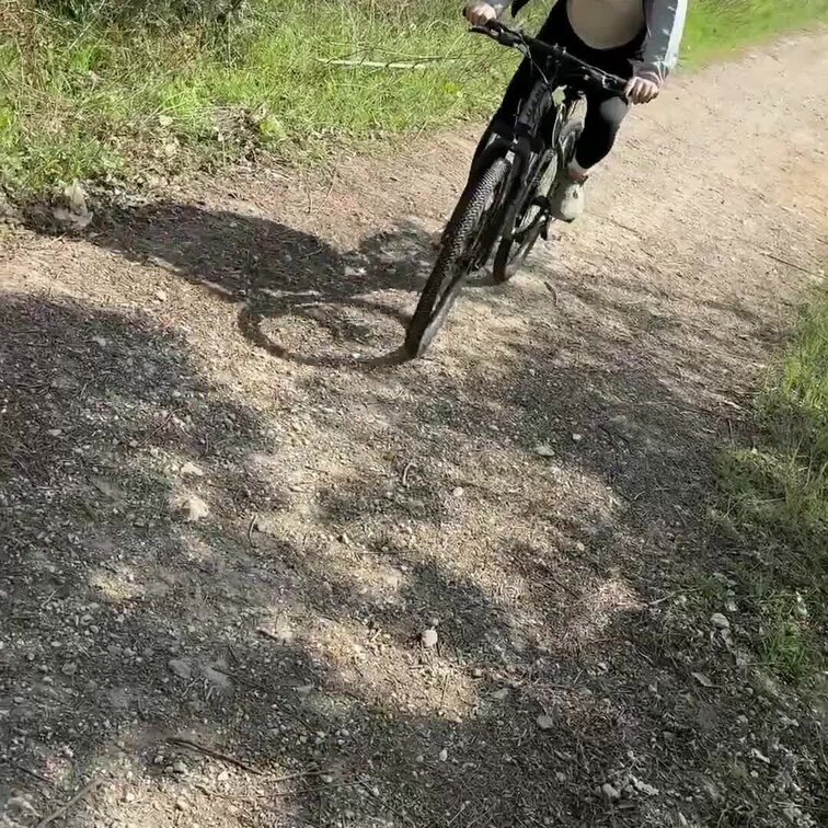 声、我慢できなかった🫣
 …なんでこんなに身体に響くんでしょうね？🚲💦