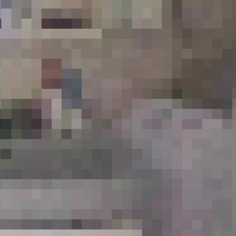 最初にちゃんと録画画面を確認しながら映っているのに、途中からずっと右端に寄って切れているのでボツ。

妻が毎日の下着