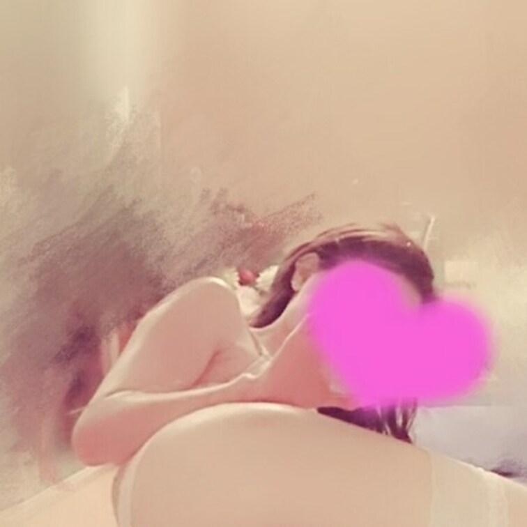 【清楚なレースの白い下着で♡
】更新しました♡♡♡

上のいいね♡をポチッとしてくださると、投稿の励みになります(
