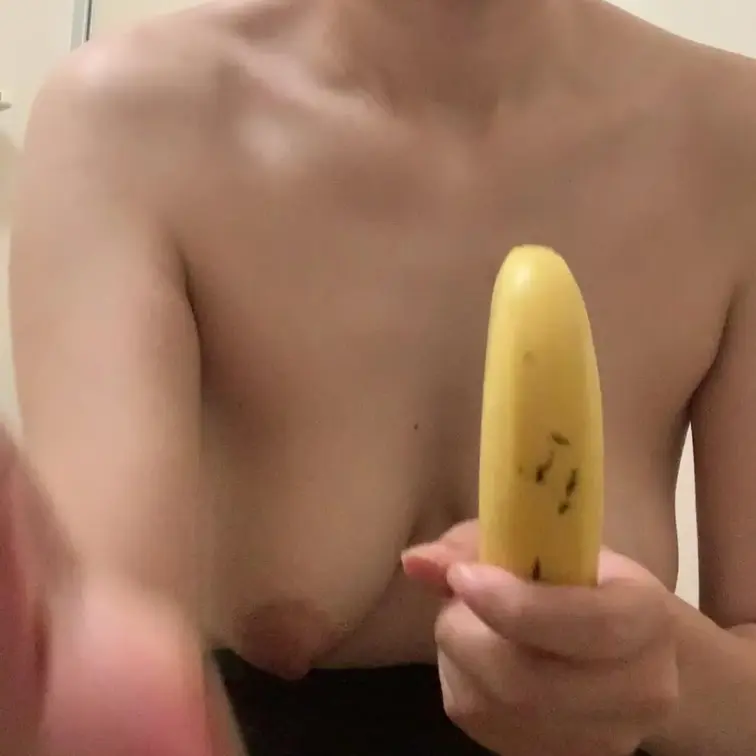 今まで一度も男性にした事はないですが、バナナで🍌練習してみました🥲笑

難しいですね🥲