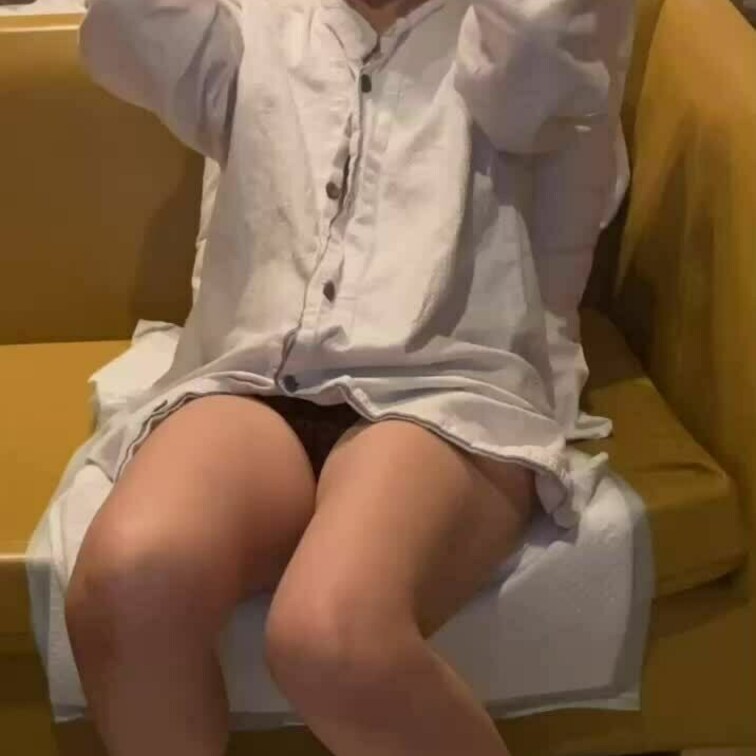 朝から散々やりまくって吹きまくった後、帰る前に撮ったんですがまだ吹きました　またお尻筋肉痛になるね　足ガクガクで帰ってい