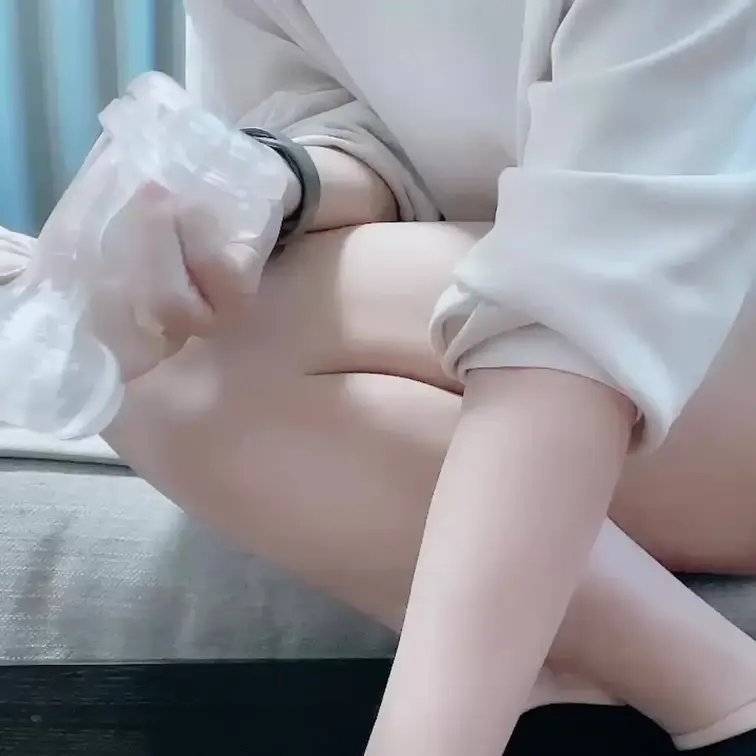 あけましておめでとう🎍
今回はえっっっちな体型を強調しながら撮影したよ？

裏垢男子のこういう体型って好きですか？