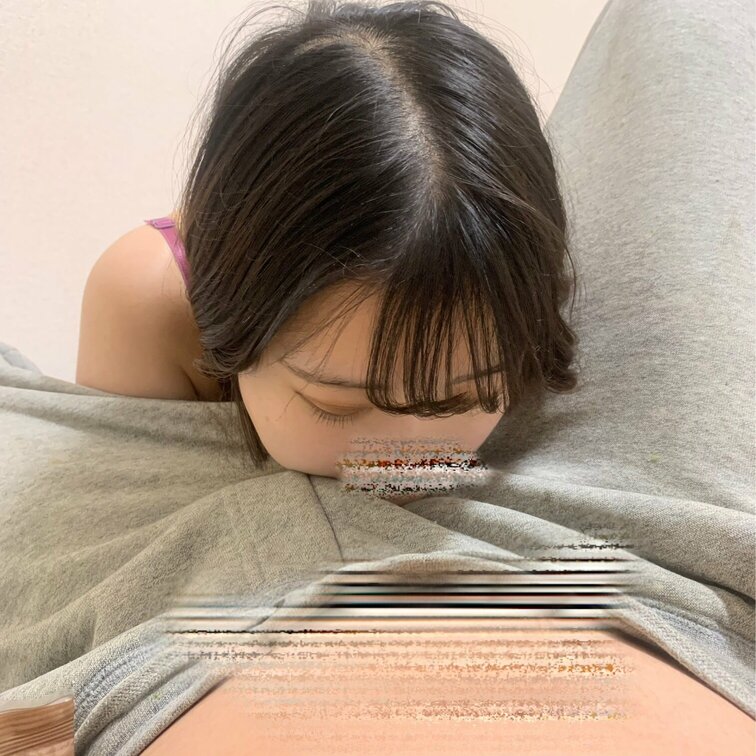 彼氏くんがゲームしてる最中の一部です💭
彼女ちゃんが急にスマホで自撮りをしながら、、、