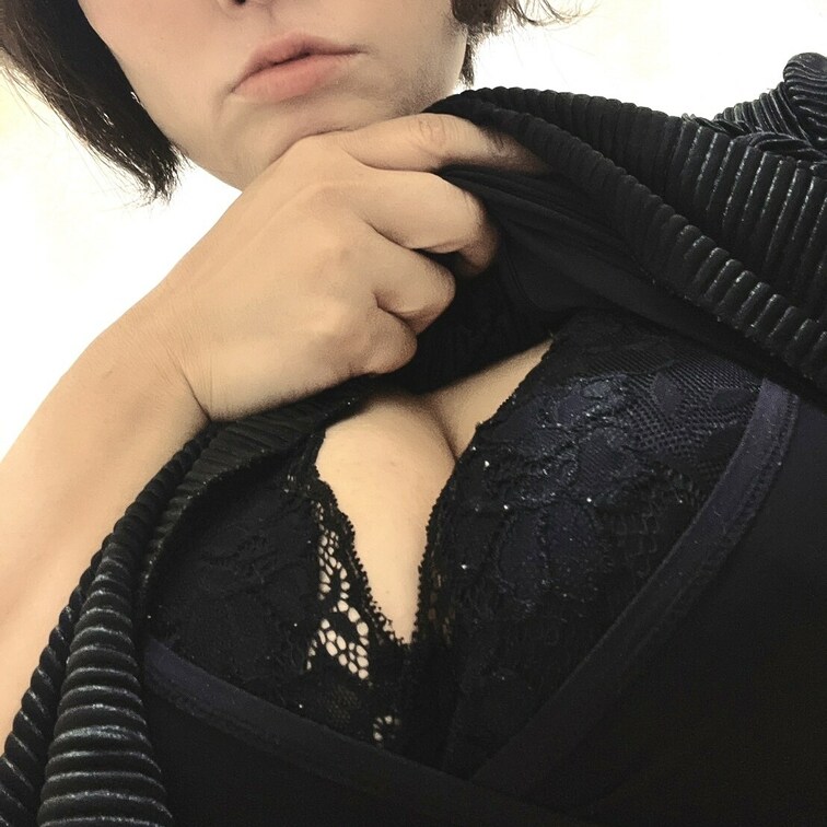 休日事務員さん❤️