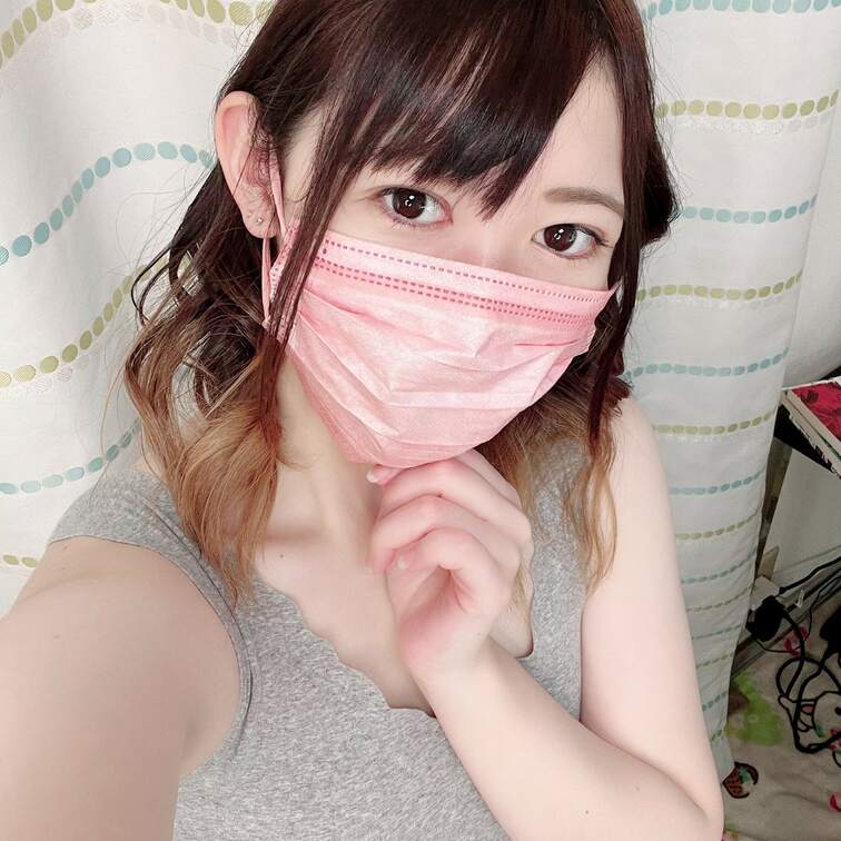 どうもこんにちわ！まなです(*´ω｀*)

今、「女の子の日」が到来してましてすごくお腹が痛いです🥲
月に一回ある