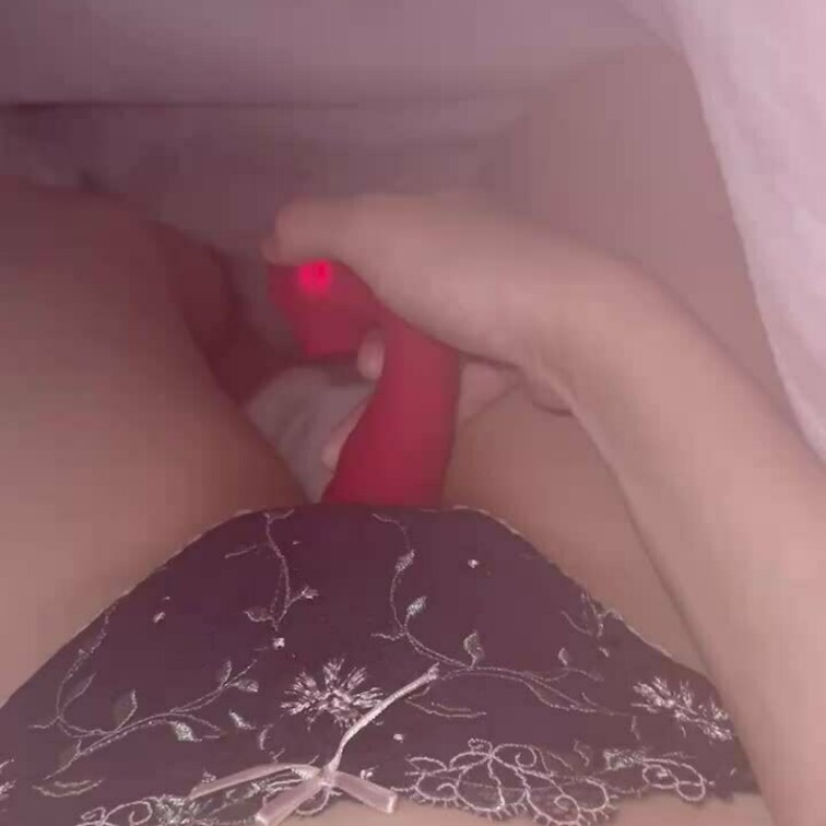 おはよぉー
朝からオナニーしちゃった🫣💕
普段こんな感じで気持ちよくなっちゃうの💕
みんなはこう言うのも好き？