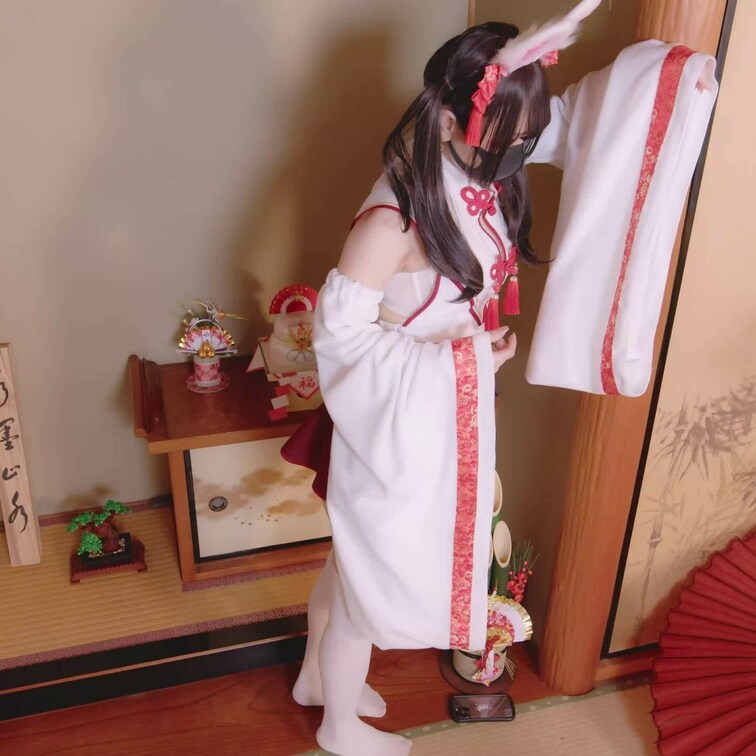 [ 上からアングル ]

濃厚びゅっびゅでオクチが超精子臭くてムラムラが止まらなくてエッチするまえにおマンコの準備し
