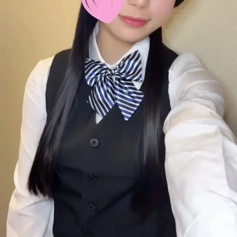 職場の廊下で、スカート脱いでみた。
足音がして、心臓止まるかと思った…

バレてないよね？

でも、ちょっとだ
