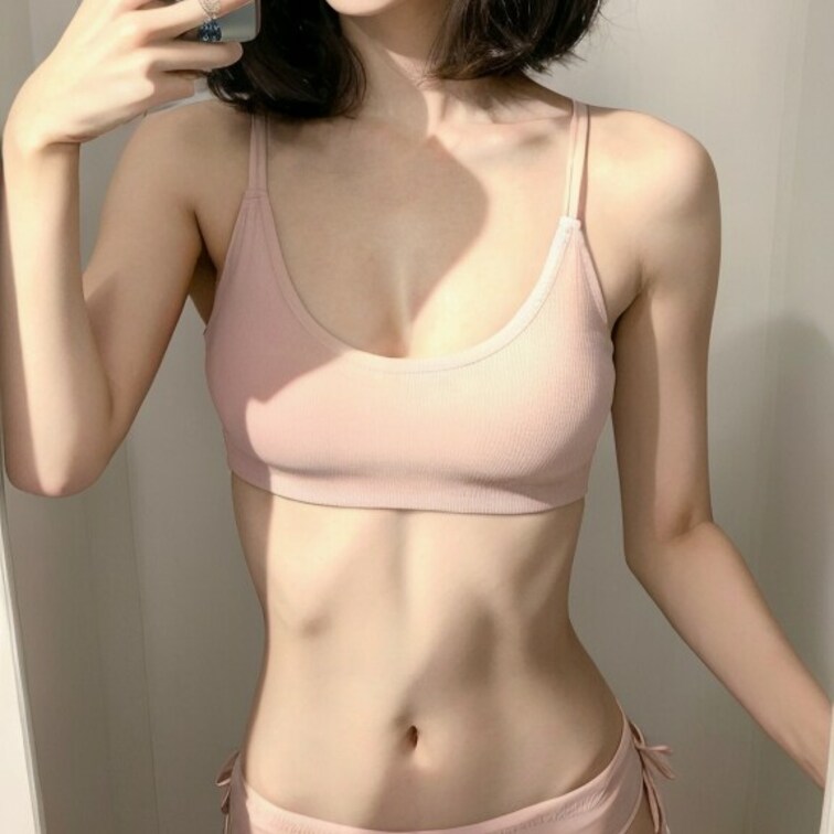 変な携帯使ってる子🐻💕
