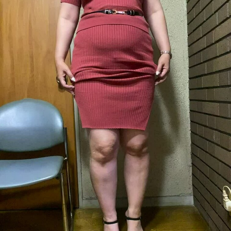 スカートめくり