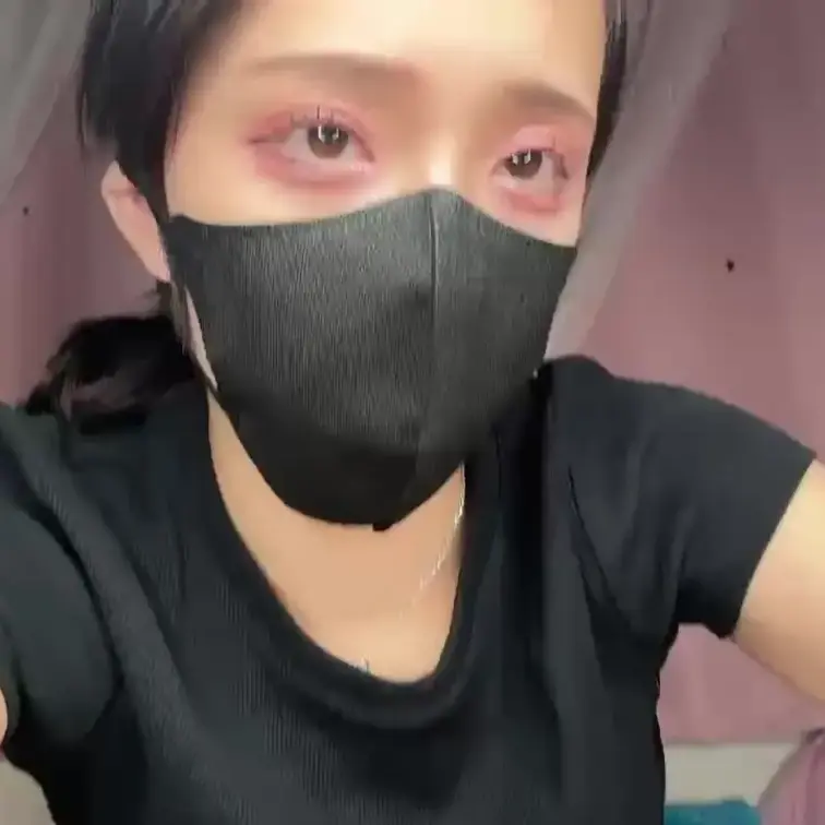 【みれい 20 歳】

みれいさんのライブ配信動画です
生ライブ配信だと、1 回の有料配信を視聴すると、おおよそ平