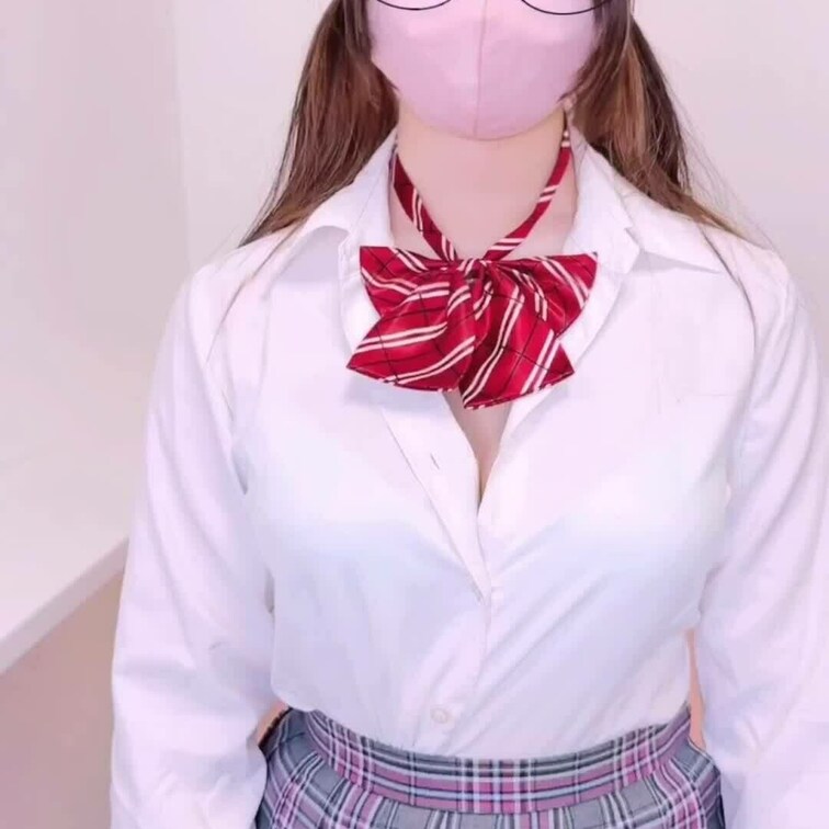 メガネっ子のパンチラ(*´ε`*)ﾁｭｯ