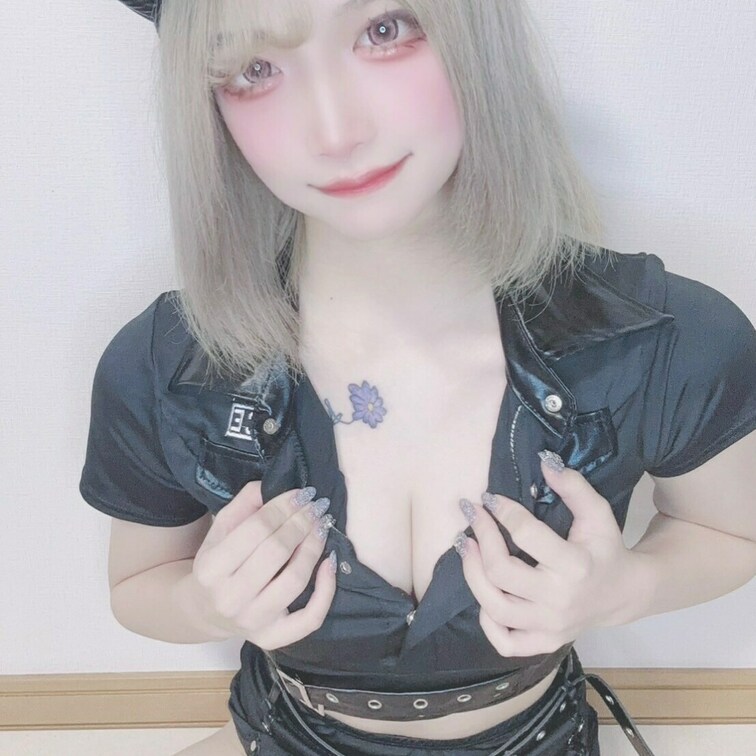 派手髪地下アイドルがハロウィンにポリコス持って会いに来てくれたからお返しに中出しᴛʀɪᴄᴋ ᴏʀ ᴛʀᴇᴀᴛ