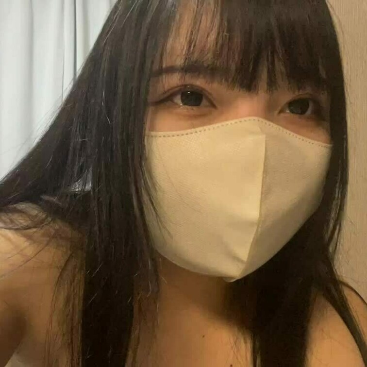 【なゆ 18 歳】

なゆさんのライブ配信動画です
生配信 だと、1 回の有料配信を視聴すると、おおよそ平均 5,