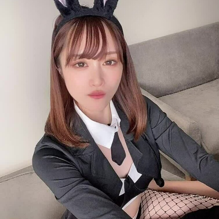 ご主人様の上でぴょんぴょんはねちゃいます🐰💕
