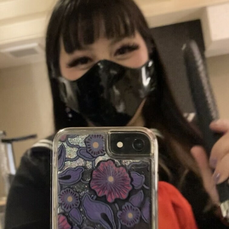 【チンポ鞭】きつく○○○され先輩に一本鞭でチンポをおしおきされる後輩。2人共セーラー服。