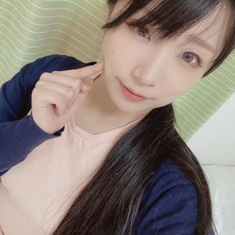 下着チラ