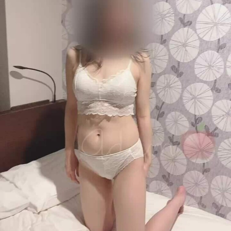 美スタイルハイトーン美少女