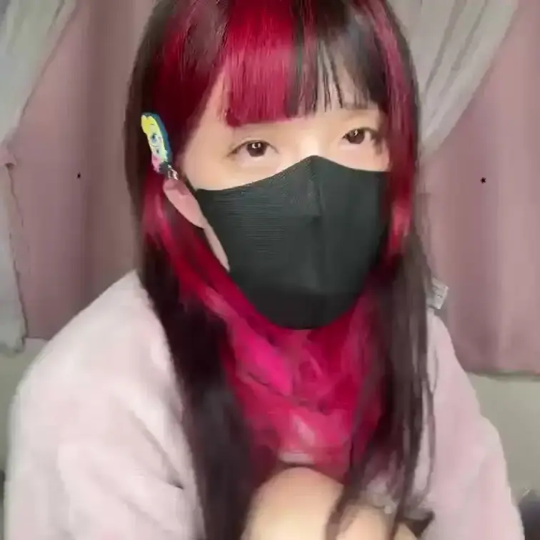 【みれい 20 歳】

みれいさんのライブ配信動画です
生ライブ配信だと、1 回の有料配信を視聴すると、おおよそ平