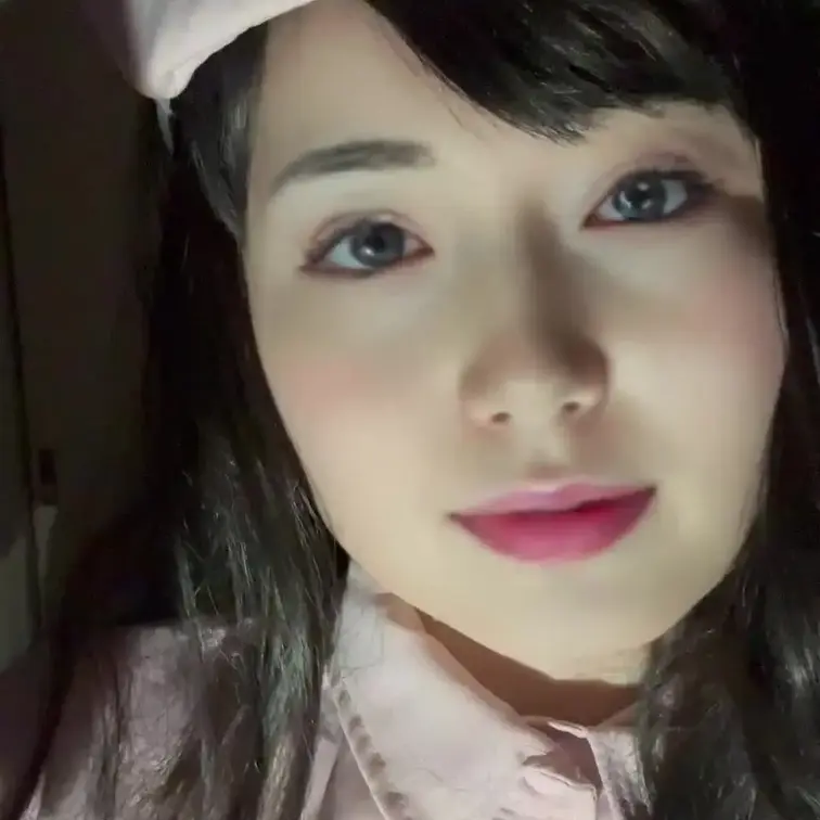おっぱいを揺らしてるだけの動画です❤️
乳首がだらしなくさがってます