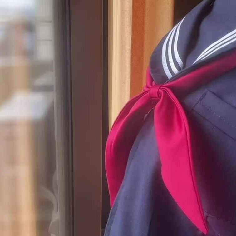 外から丸見えの場所でおなにー…