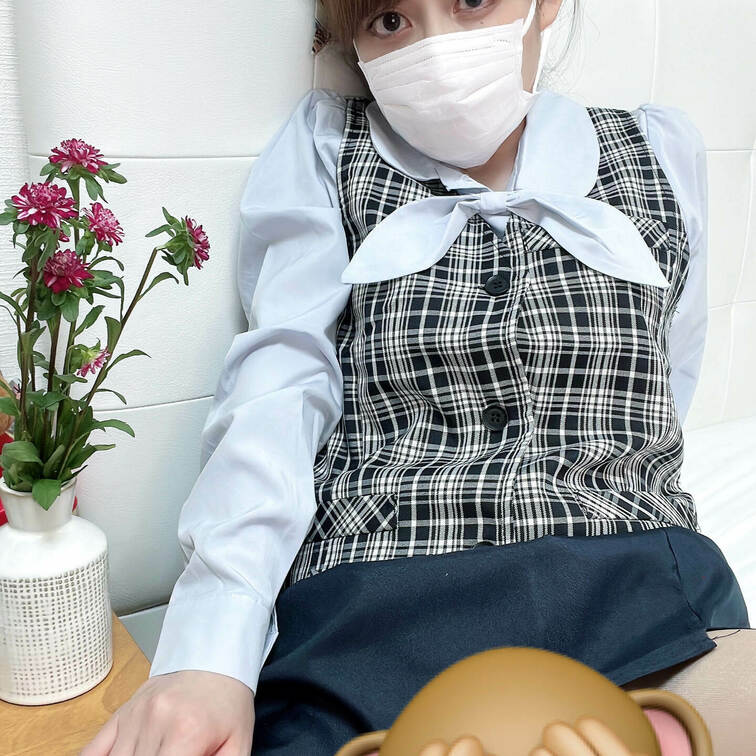 【無料公開】

パンストフェチさん必見👀💕
今回は、OLコスプレを着てパンストを大胆見せ(/ω＼)ｲﾔﾝ♥
みん